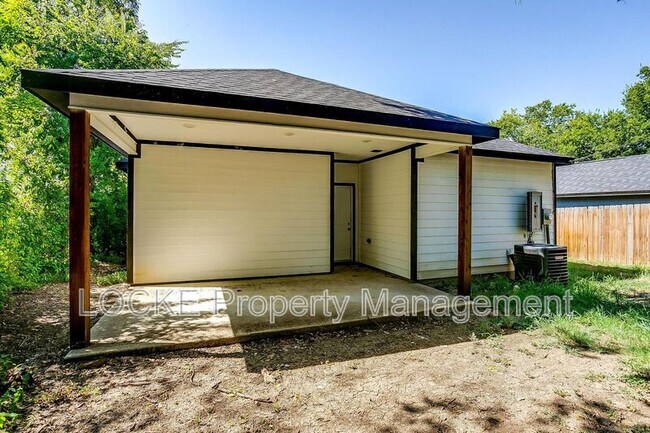 Building Photo - 1117 E Cantey St