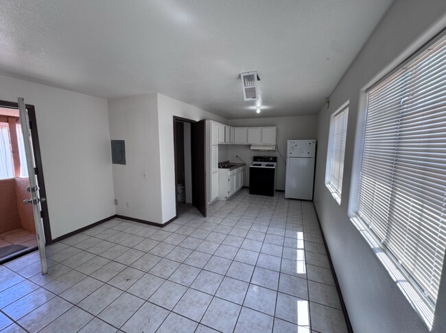 Building Photo - 240 Wheeler Ave SE