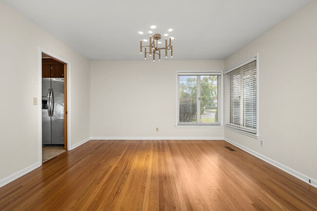 Building Photo - 902 Whitehall Rd