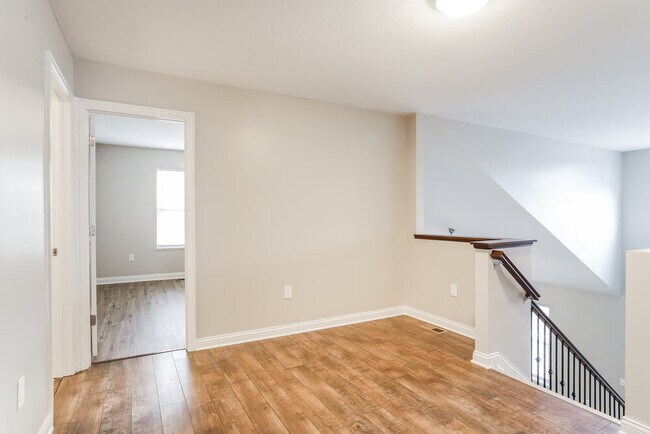 Building Photo - 6048 Shreven Dr