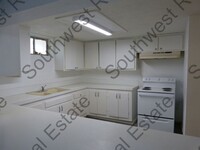 Building Photo - Freshly painted 3 bedroom 2 bath apartment