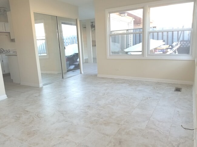 Building Photo - 1751 Queensbury Cir