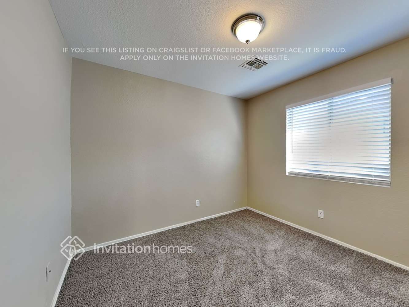 Building Photo - 834 E Impreria St