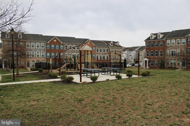 Building Photo - 1548 Kinnaird Terrace NE
