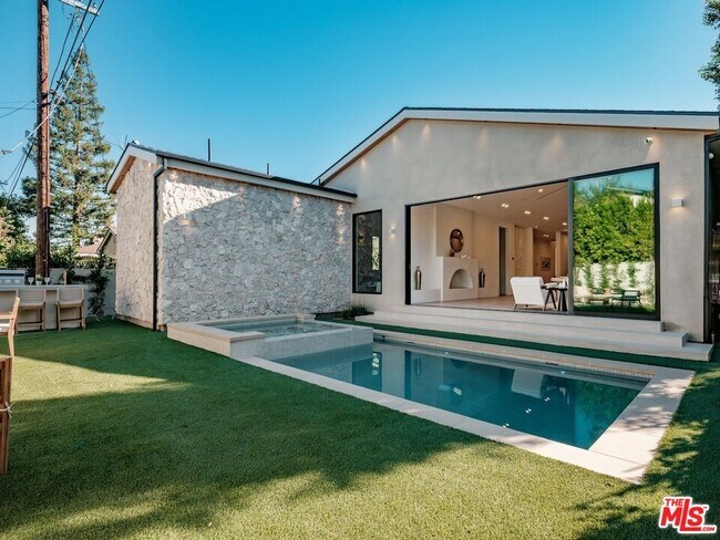 Building Photo - 14647 Morrison St