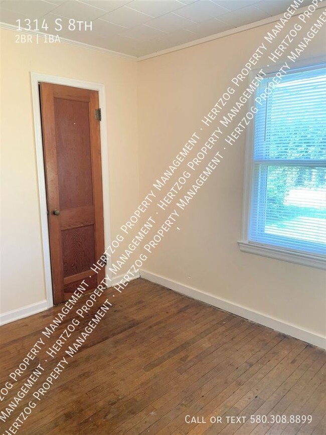 Building Photo - 1314 S 8th-