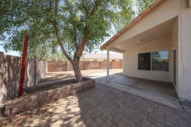 Building Photo - 3 Bed, 2 bath single level home in great Chandler location.