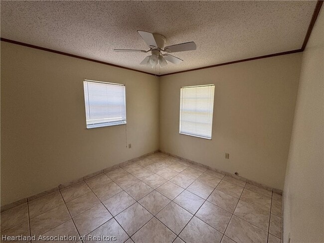 Building Photo - 307 N Lake Reedy Blvd