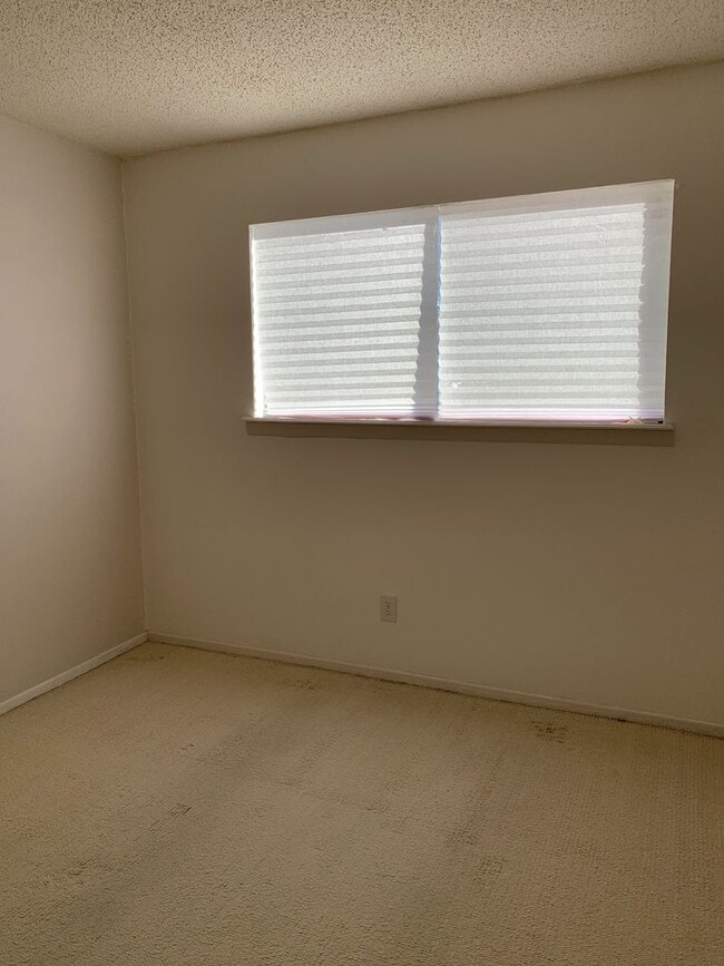 Building Photo - 1640 Courtland Cir