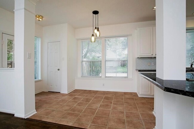 Building Photo - 6902 Afton Woods Dr