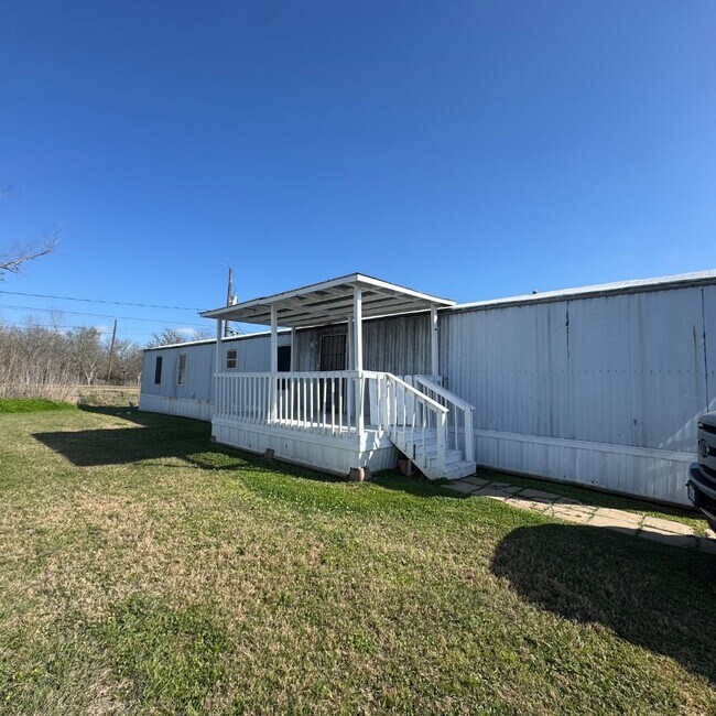 Building Photo - 2021 N Battlebell Rd