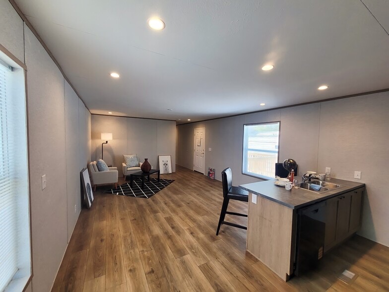 Building Photo - 2 Deerwood Park