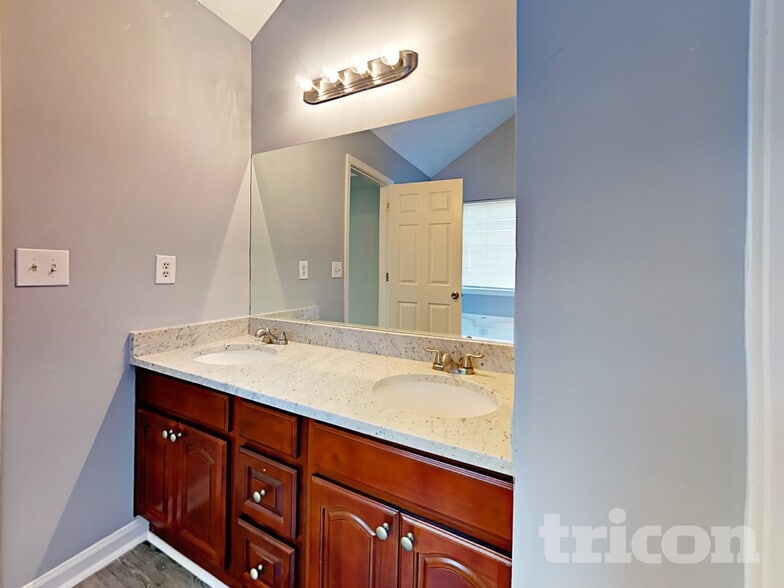 Building Photo - 100 Harvey Wood Dr