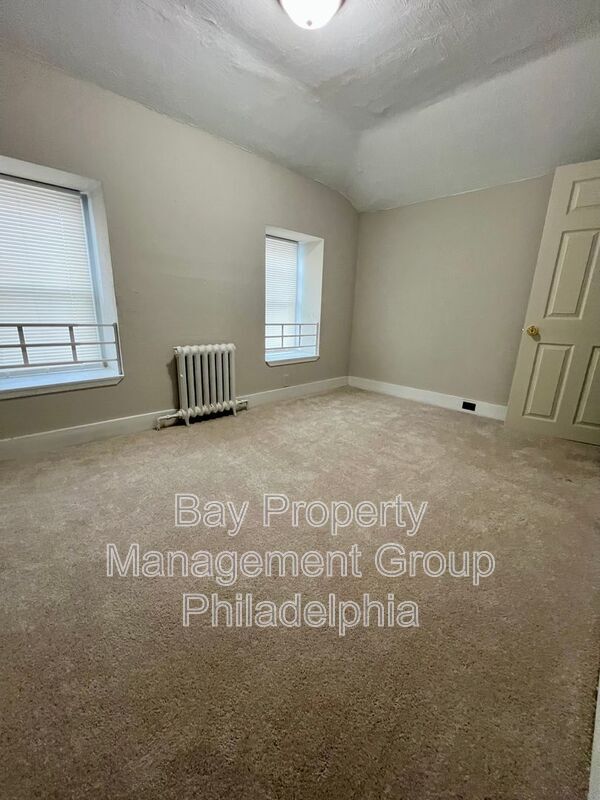 Building Photo - 613 Walnut St