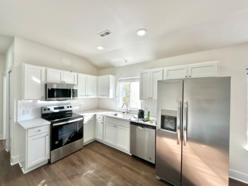 Building Photo - 1215 Corporate Dr