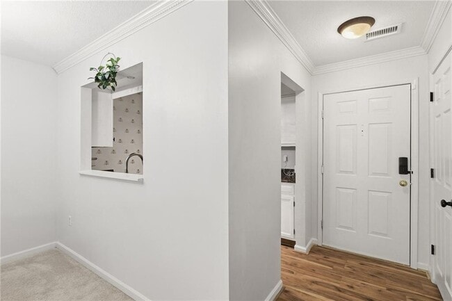 Building Photo - 24307 Plantation Dr NE