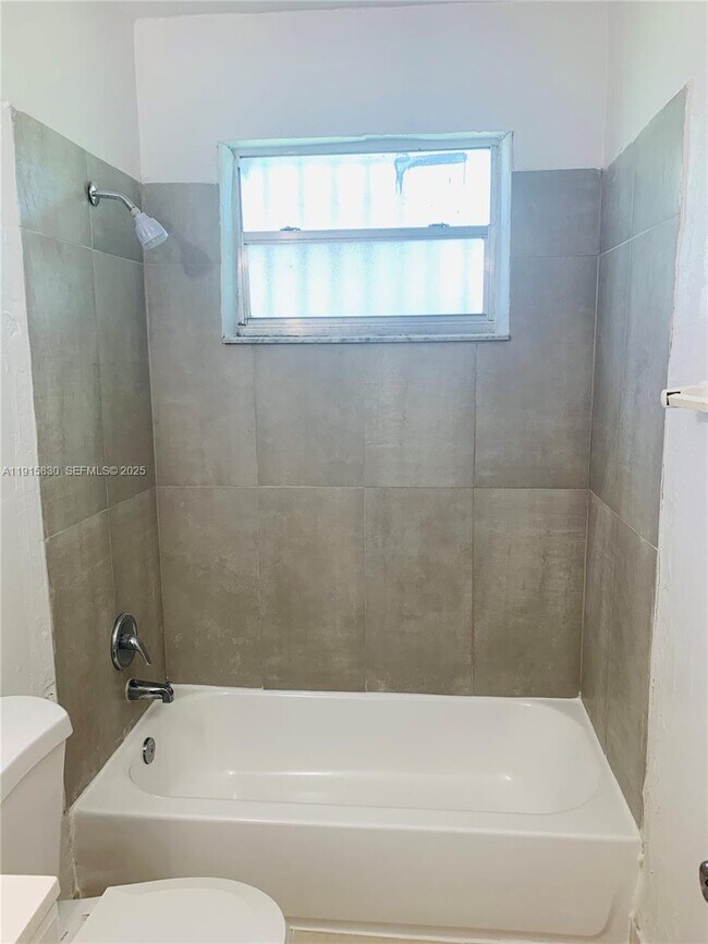 Building Photo - 661 NE 86th St