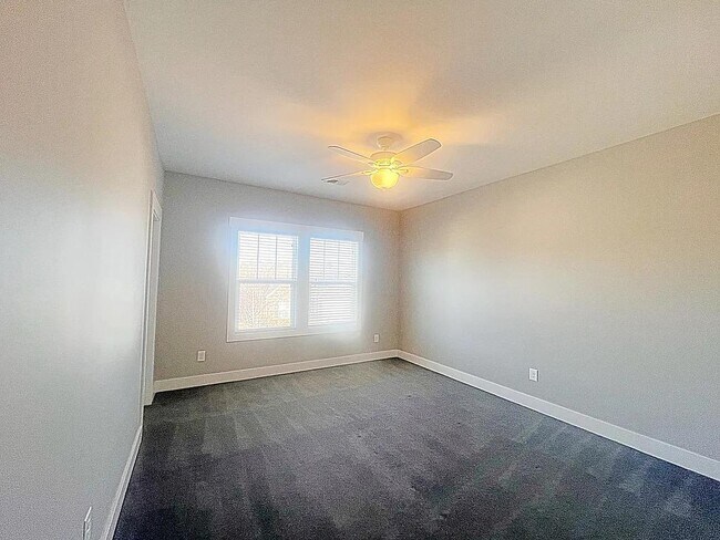 Building Photo - 213 Bank Swallow Wy