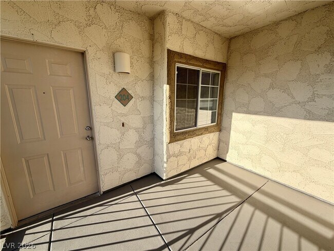 Building Photo - 6804 Indian Chief Dr