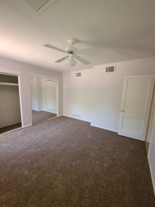 Building Photo - Classic Woodlea Charm with Modern Updates