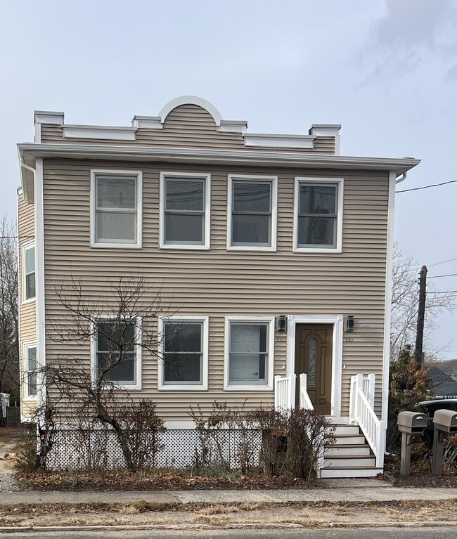Building Photo - 263 S Cherry St