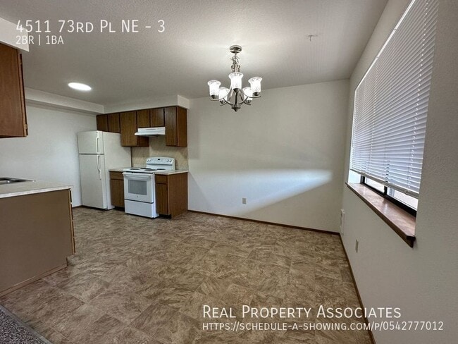Building Photo - 4511 73rd Pl NE