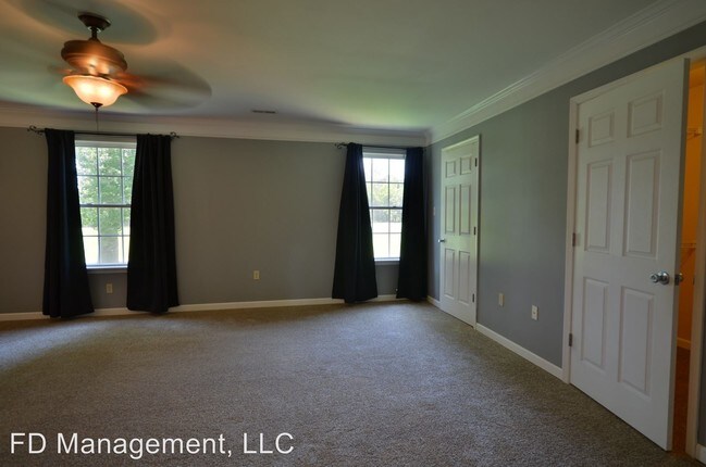 Building Photo - 4 br, 2.5 bath House - 92 Forrest Road