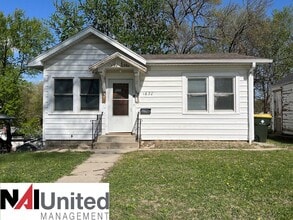 Building Photo - Two bedroom, One bathroom home for rent