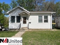 Building Photo - Two bedroom, One bathroom home for rent