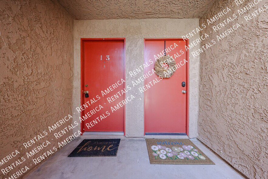 Building Photo - 5525 E Thomas Rd