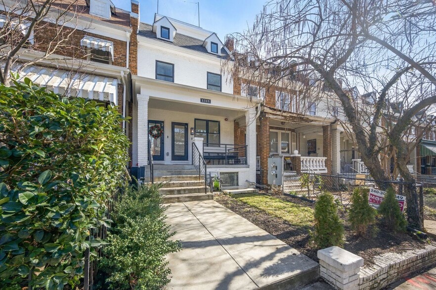 Building Photo - 1315 Trinidad Ave NE