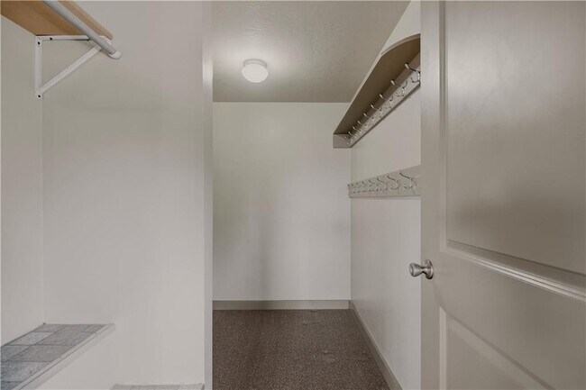 Building Photo - 132 Evarts St