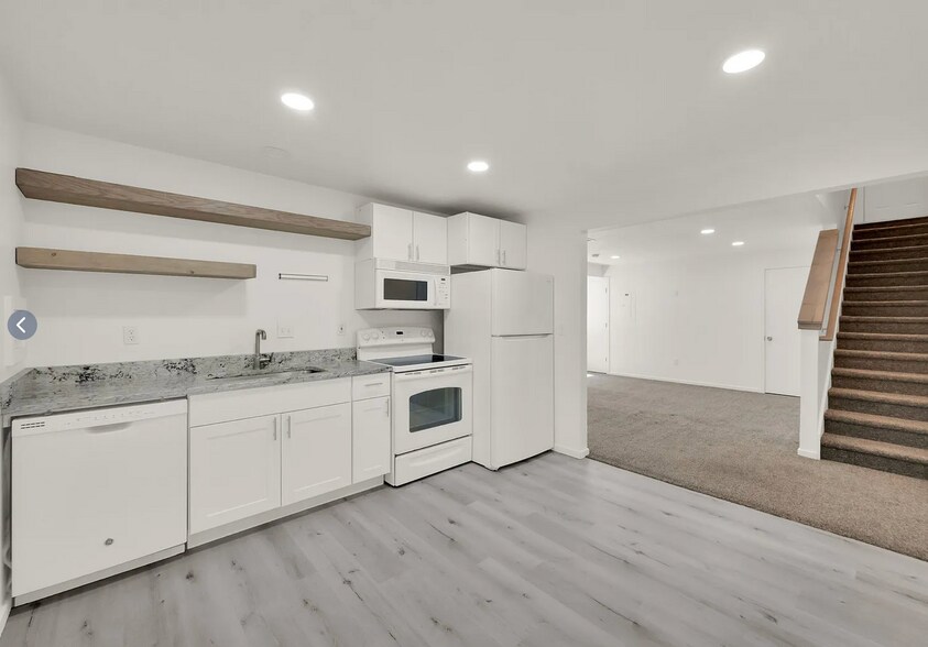 Building Photo - 11628 S Alexandria Dr