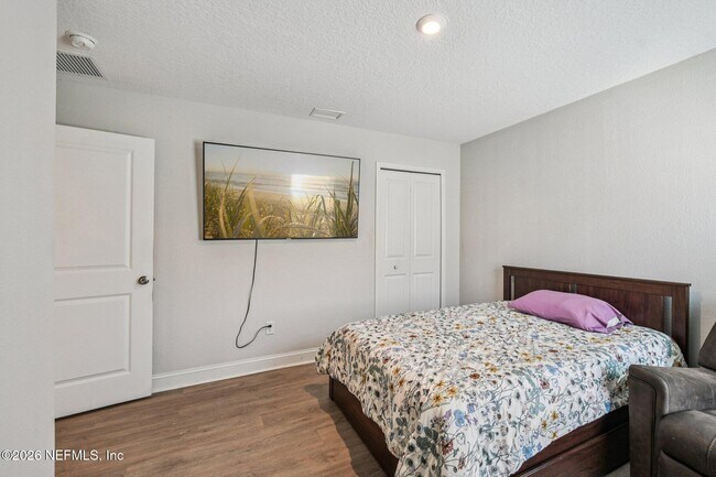 Building Photo - 13220 Cameron Vly Ct