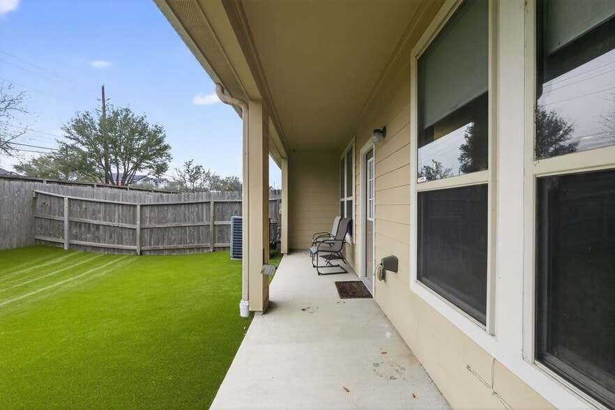 Building Photo - 17019 Wilthorne Gardens Ct