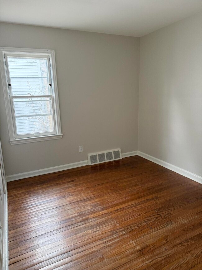 Building Photo - 20202 Washtenaw St