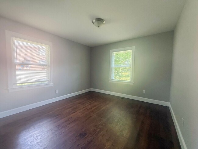 Building Photo - 4-Bedroom Home Walking Distance to Tennessee Tech