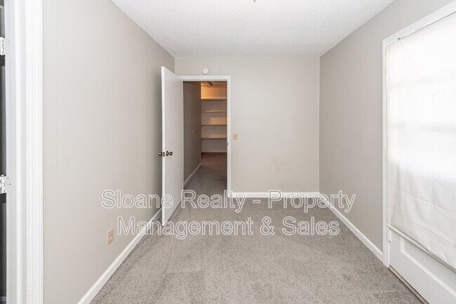 Building Photo - 40 Meander Row