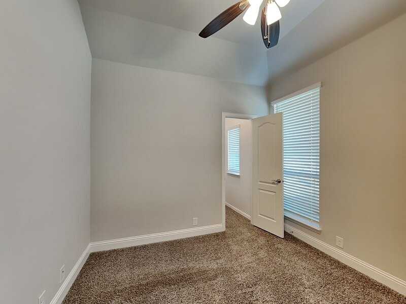 Building Photo - 1204 Sagewood Dr