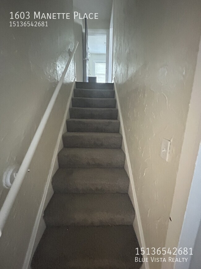 Building Photo - 1603 Manette Pl