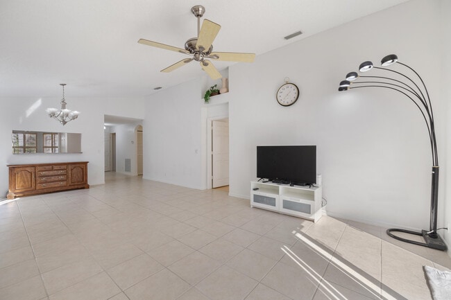 Building Photo - 3800 Woodfield Dr