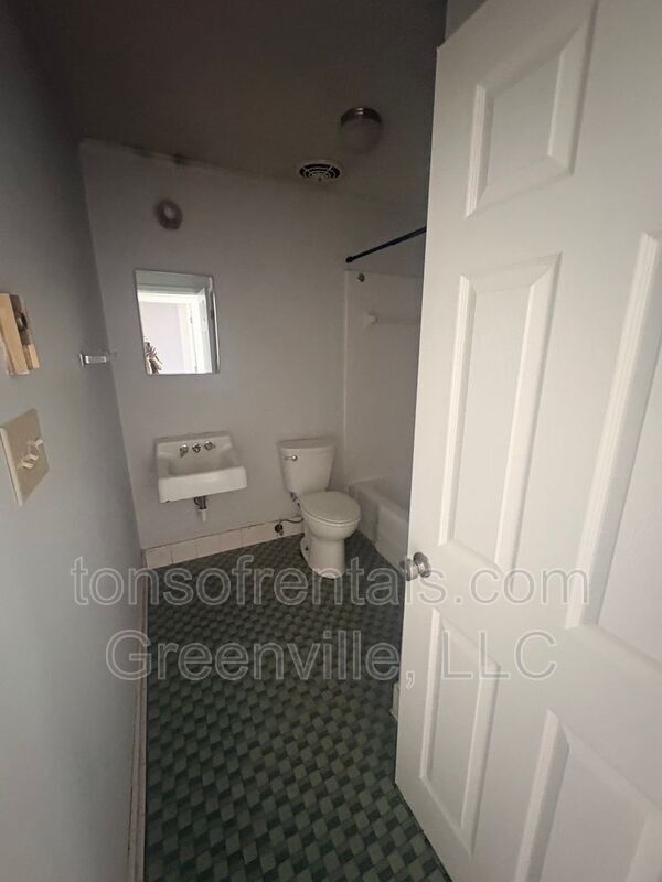 Building Photo - 293 Dogwood Club Rd