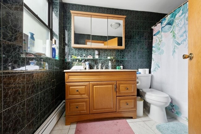 Building Photo - 228 Willow Ave