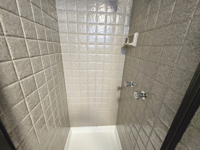 Building Photo - Eichler home near downtown Walnut Creek