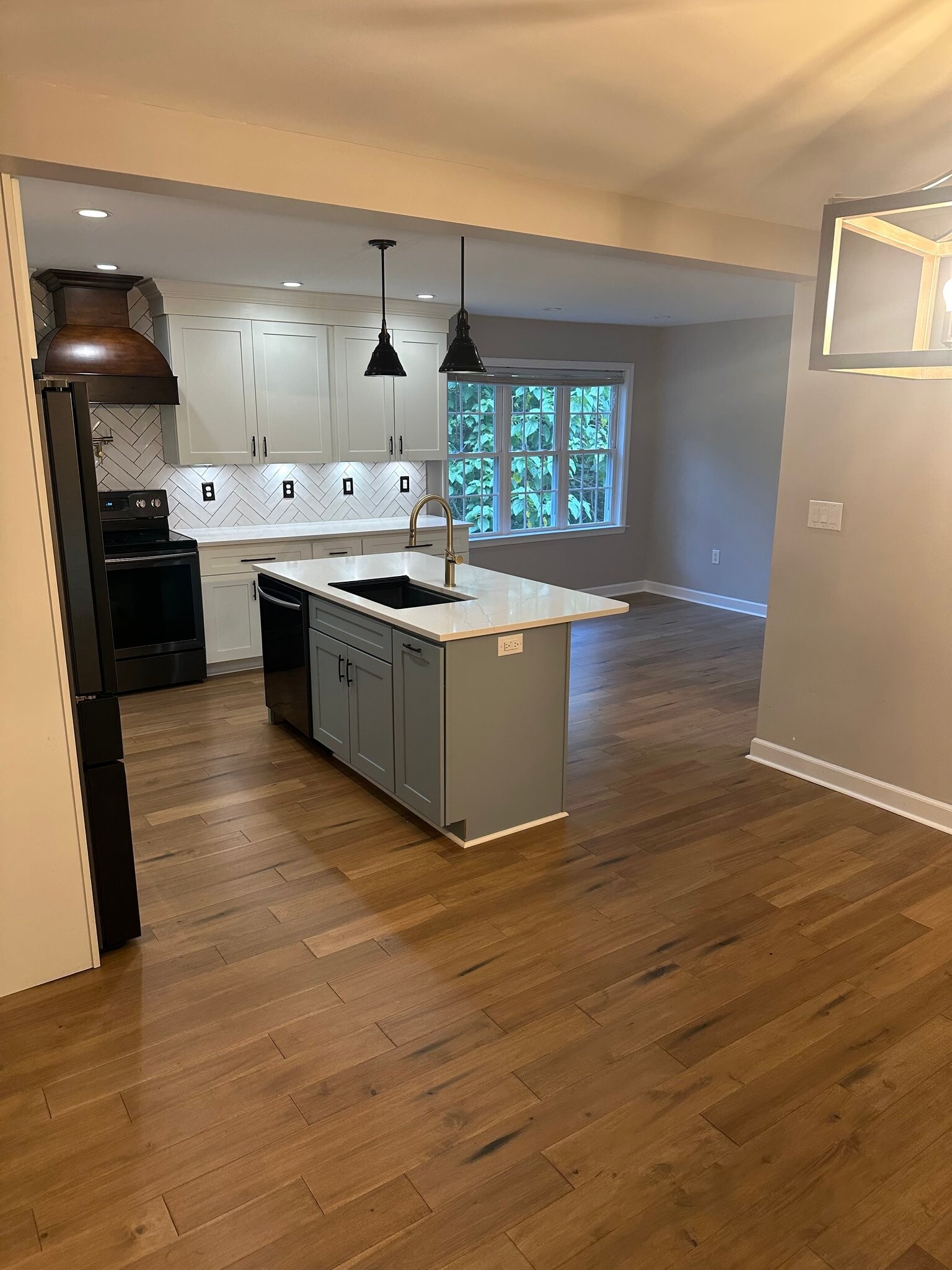 Building Photo - 15731Pypers Pointe Dr