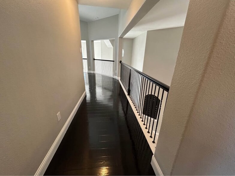 Building Photo - 416 Cypress Hill Dr