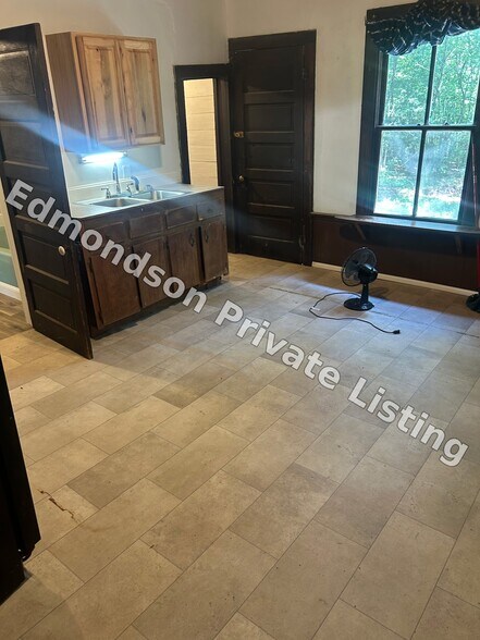 Building Photo - 1300 Thorntons Mill Rd