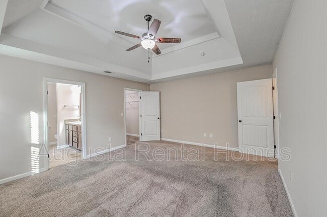 Building Photo - 1328 Royal Oak St