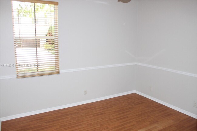Building Photo - 1342 Crossbill Ct