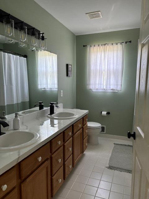 Building Photo - 2348 Hickory Point Dr
